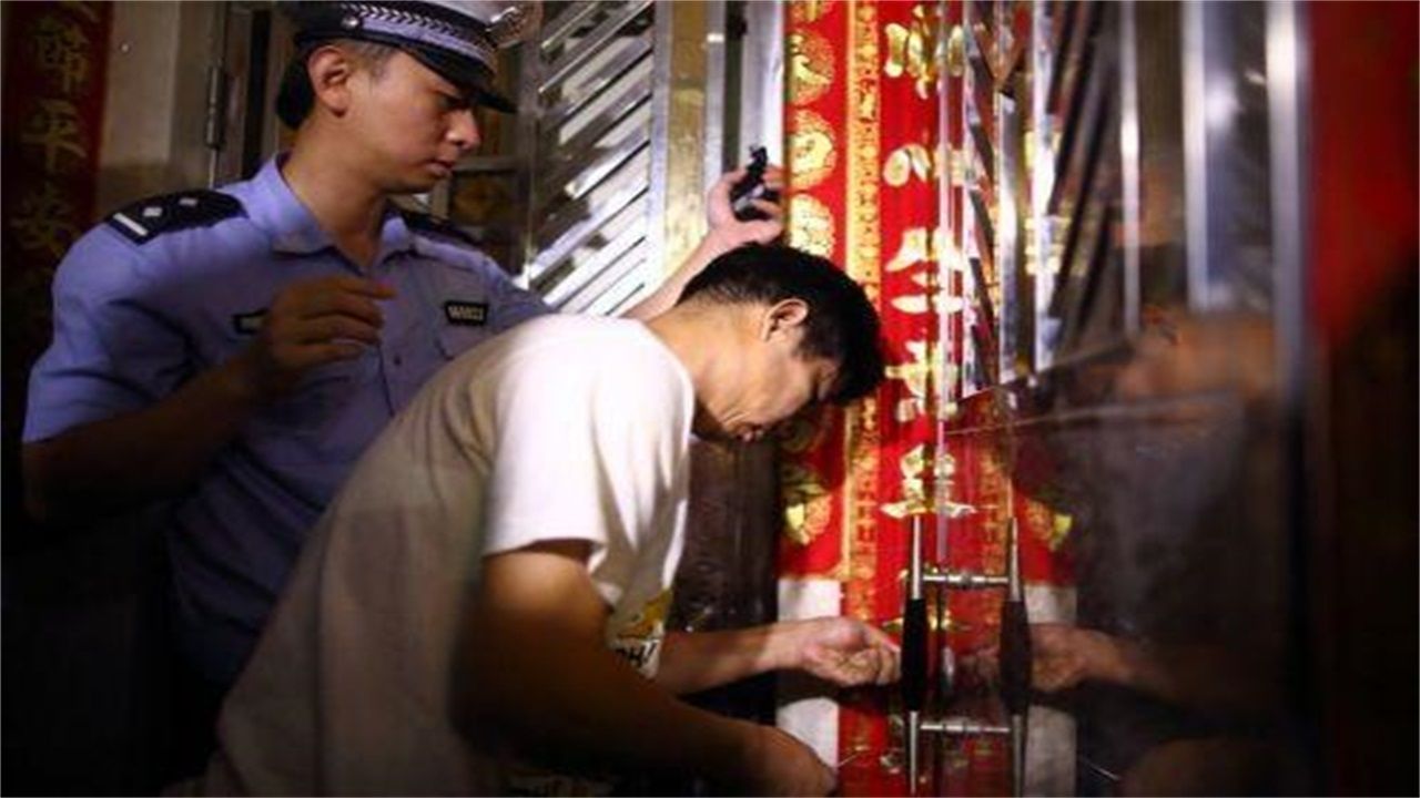 日照请开锁师傅开了锁后，师傅为什么一般都不进门，就算主人请也不进去？